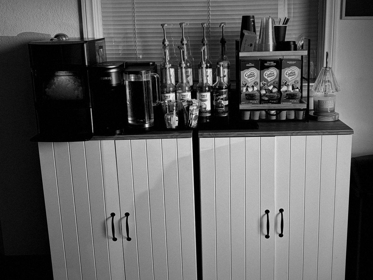 The coffee and tea bar in the Bloom Mental Health office
